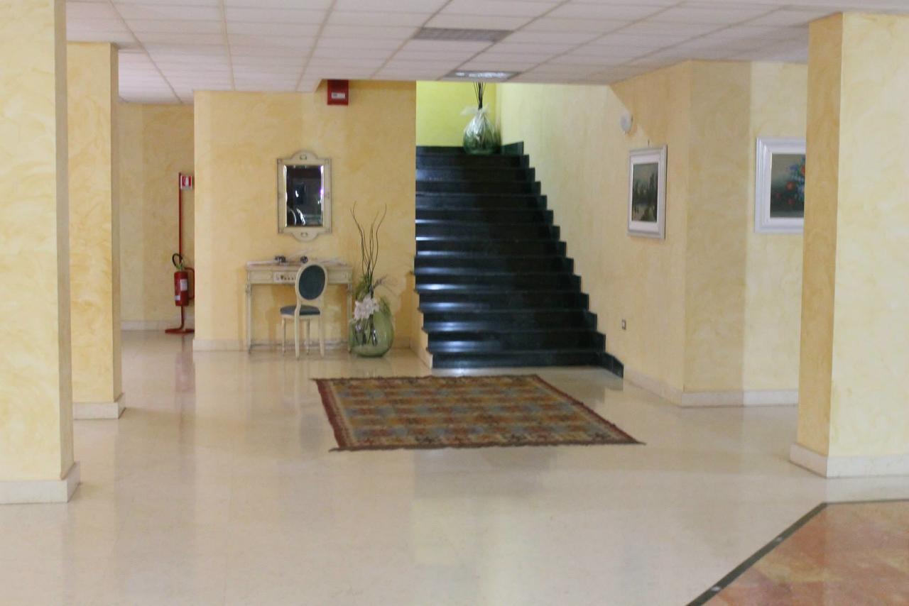 Hotel Agri Resort "Agora" Castelluccio dei Sauri Экстерьер фото
